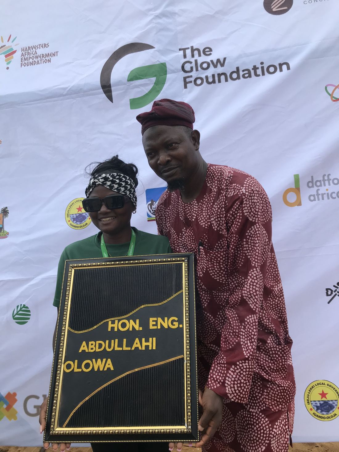 DaffodilsXGLOW Foundation 10