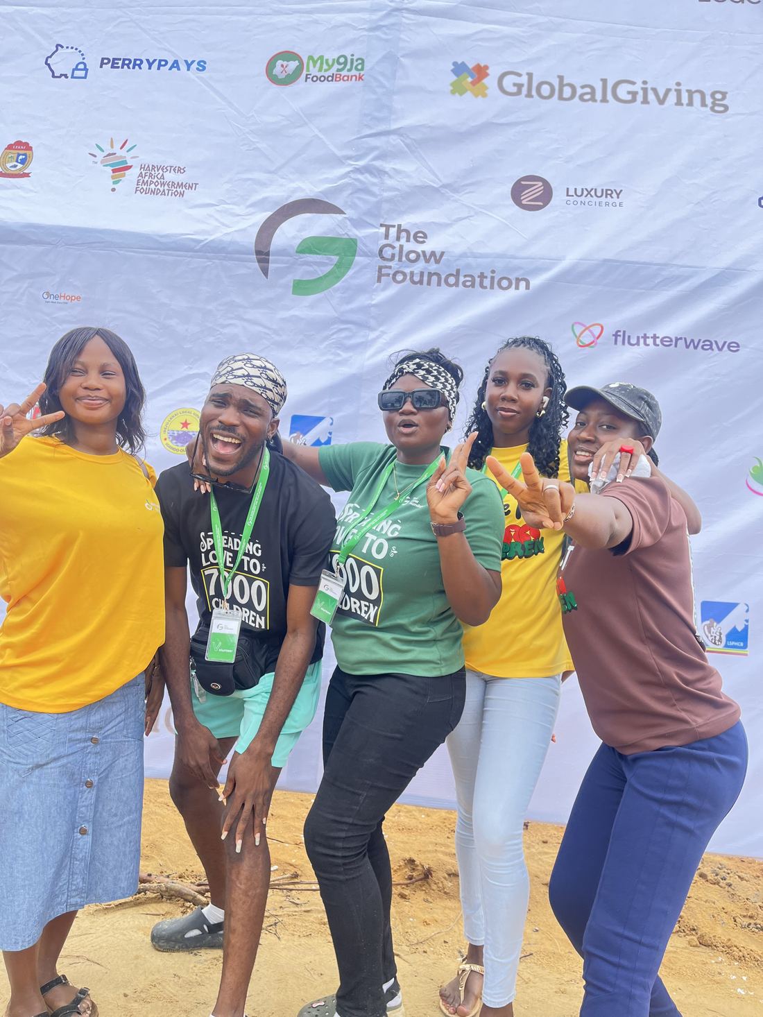 DaffodilsXGLOW Foundation 13